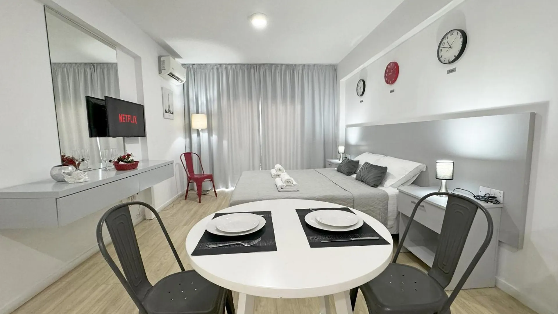 Apartment Palmbeach Larnaka Finikoudes - 1Min To Beach