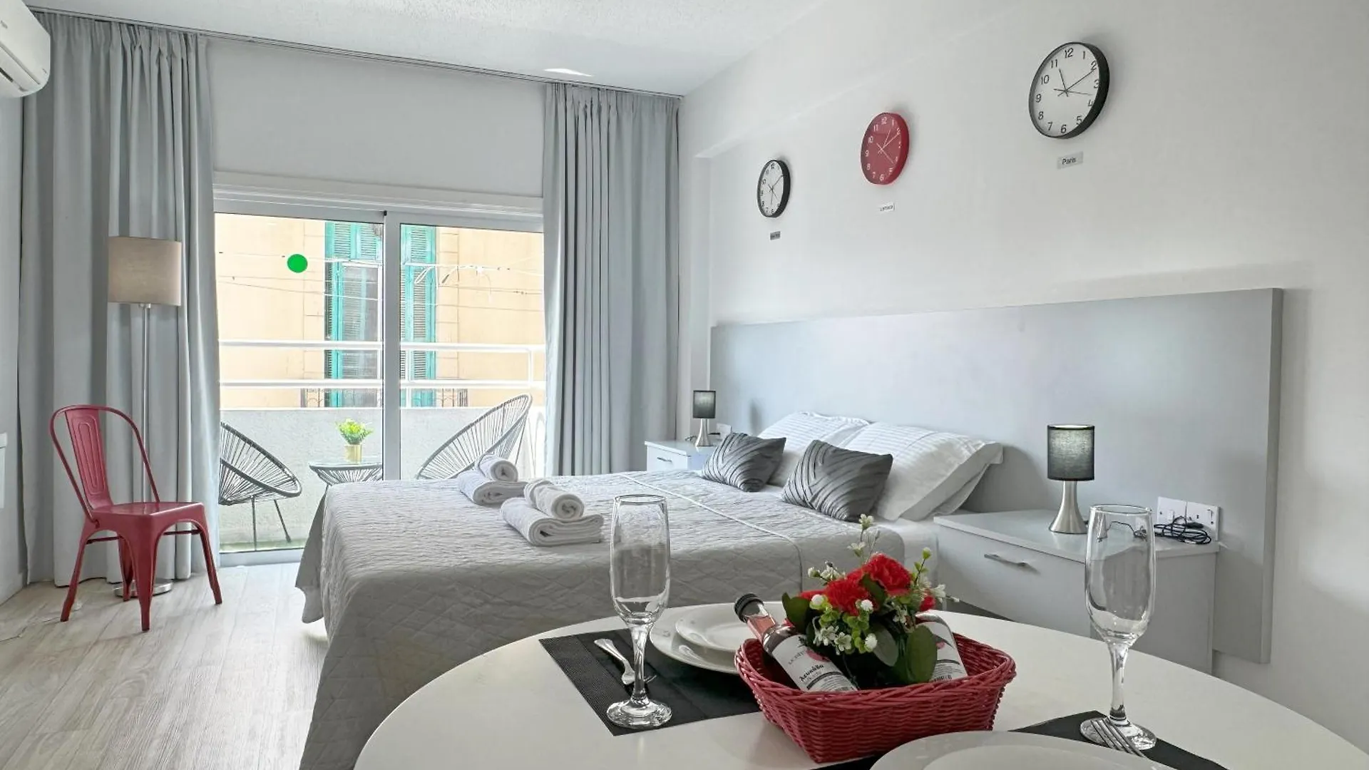 Palmbeach Larnaka Finikoudes - 1Min To Beach Διαμέρισμα Λάρνακα
