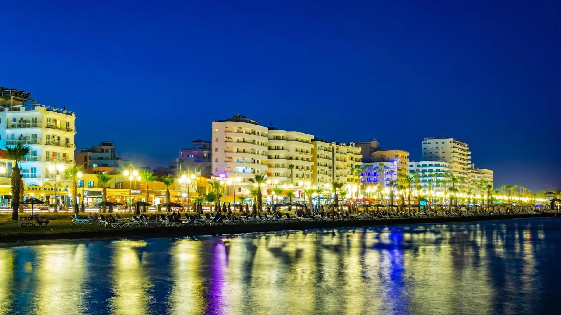 Palmbeach Larnaka Finikoudes - 1Min To Beach Cyprus